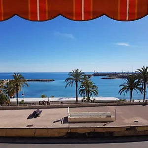 Menton, 2 Pièces Face à La Mer, 2 Minutes à Pied Du Centre-ville. Appartement