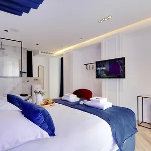 https://amazing-bedroom-with-jacuzzi-2p-chtelet-paris.fr-paris.fr
